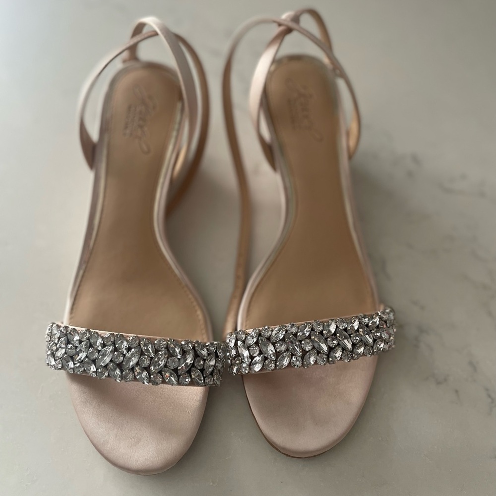 Jewel Badgley Mischka Silver Embellished Sandals